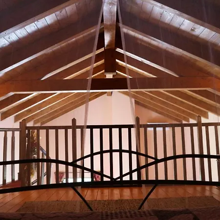 Apartment La *